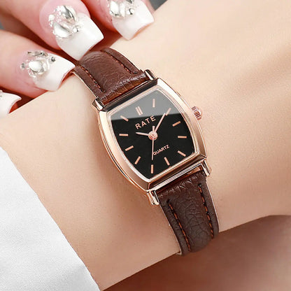 Leather Quartz Watch – Slim & Stylish Everyday Design